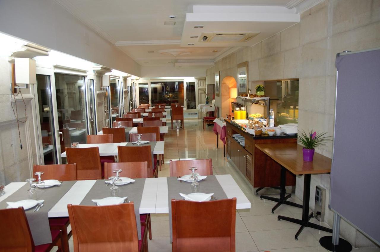 Hotel Suis Sant Celoni Exterior photo